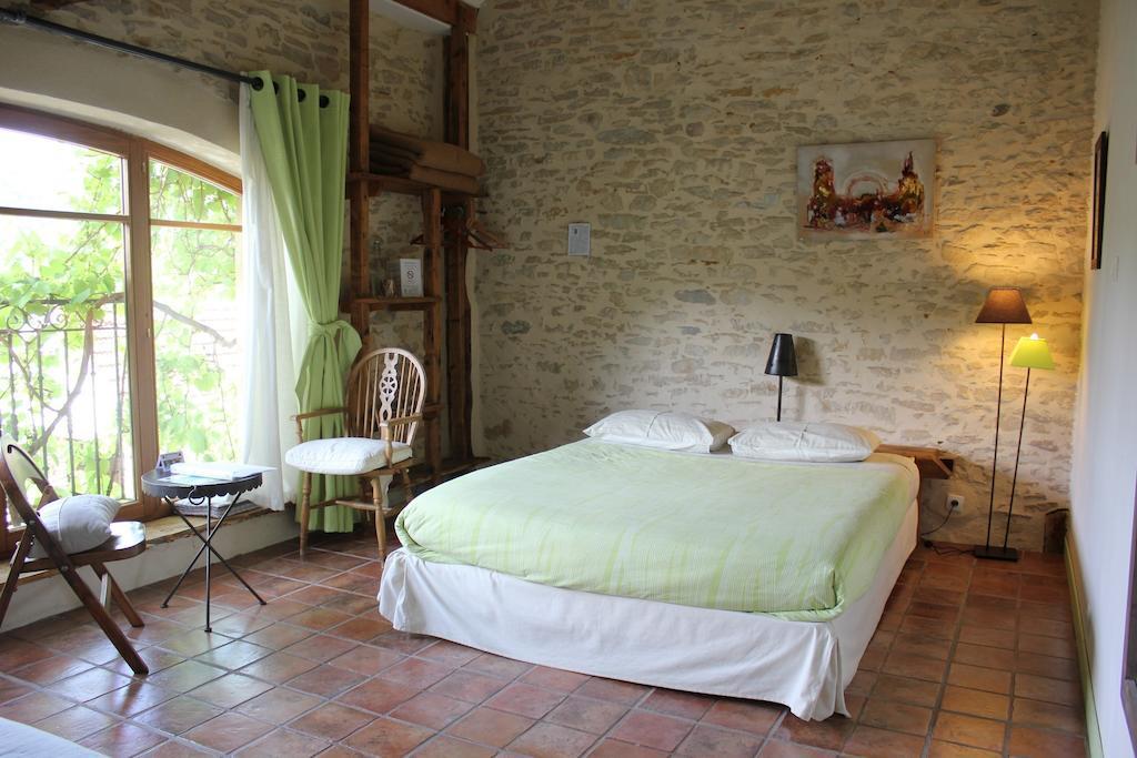 Bed and Breakfast La Bicyclette Fleurie Villemoirieu Номер фото