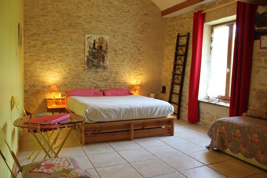 Bed and Breakfast La Bicyclette Fleurie Villemoirieu Номер фото