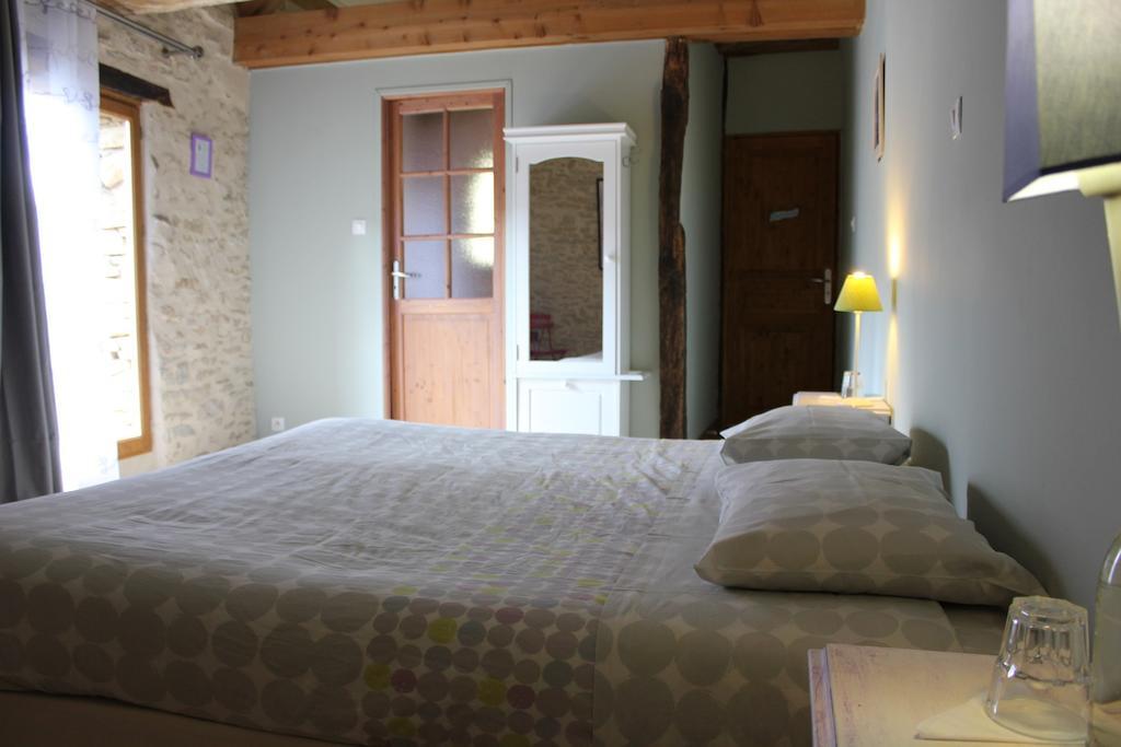 Bed and Breakfast La Bicyclette Fleurie Villemoirieu Номер фото