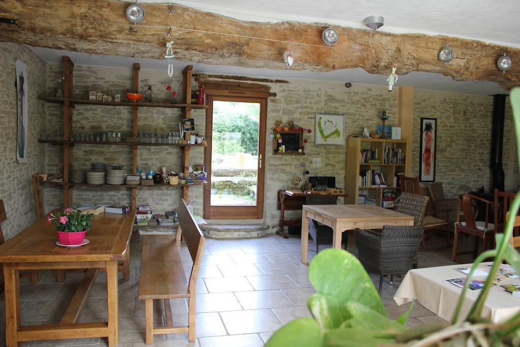 Bed and Breakfast La Bicyclette Fleurie Villemoirieu Экстерьер фото