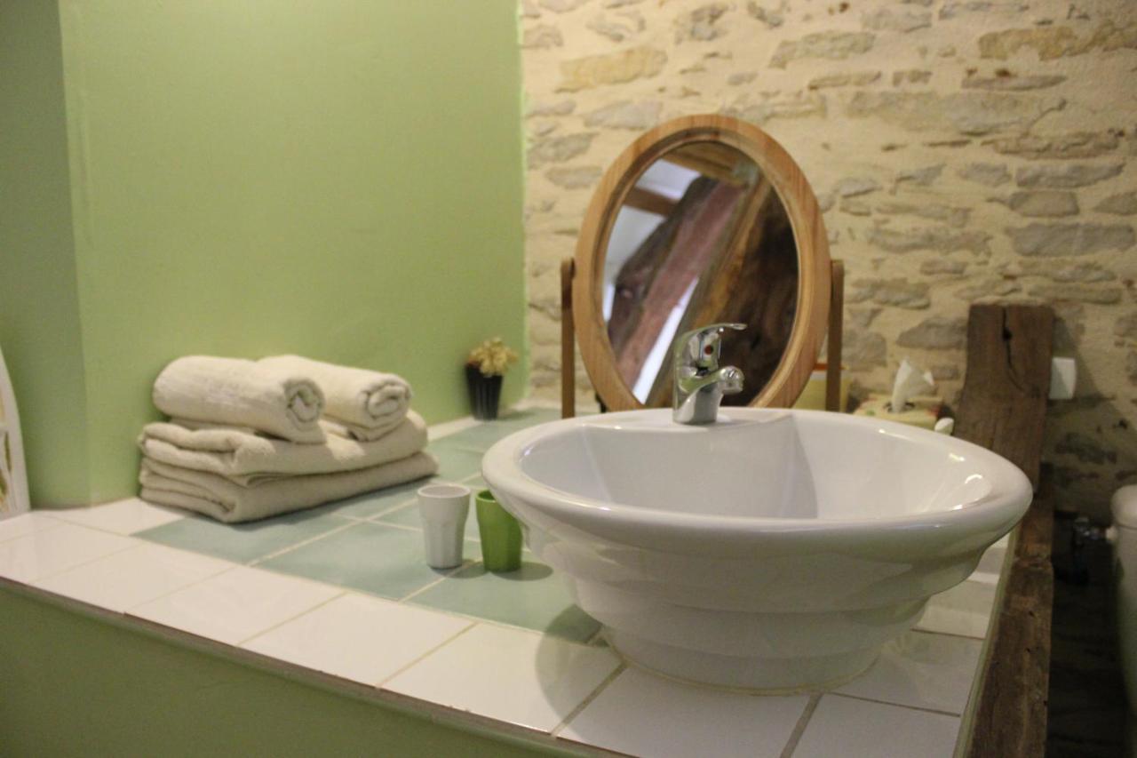 Bed and Breakfast La Bicyclette Fleurie Villemoirieu Экстерьер фото