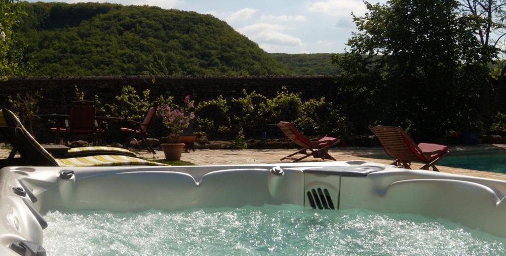 Bed and Breakfast La Bicyclette Fleurie Villemoirieu Экстерьер фото
